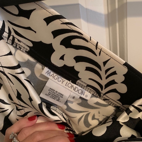 Beautiful Maggy London Dress - Picture 3 of 3